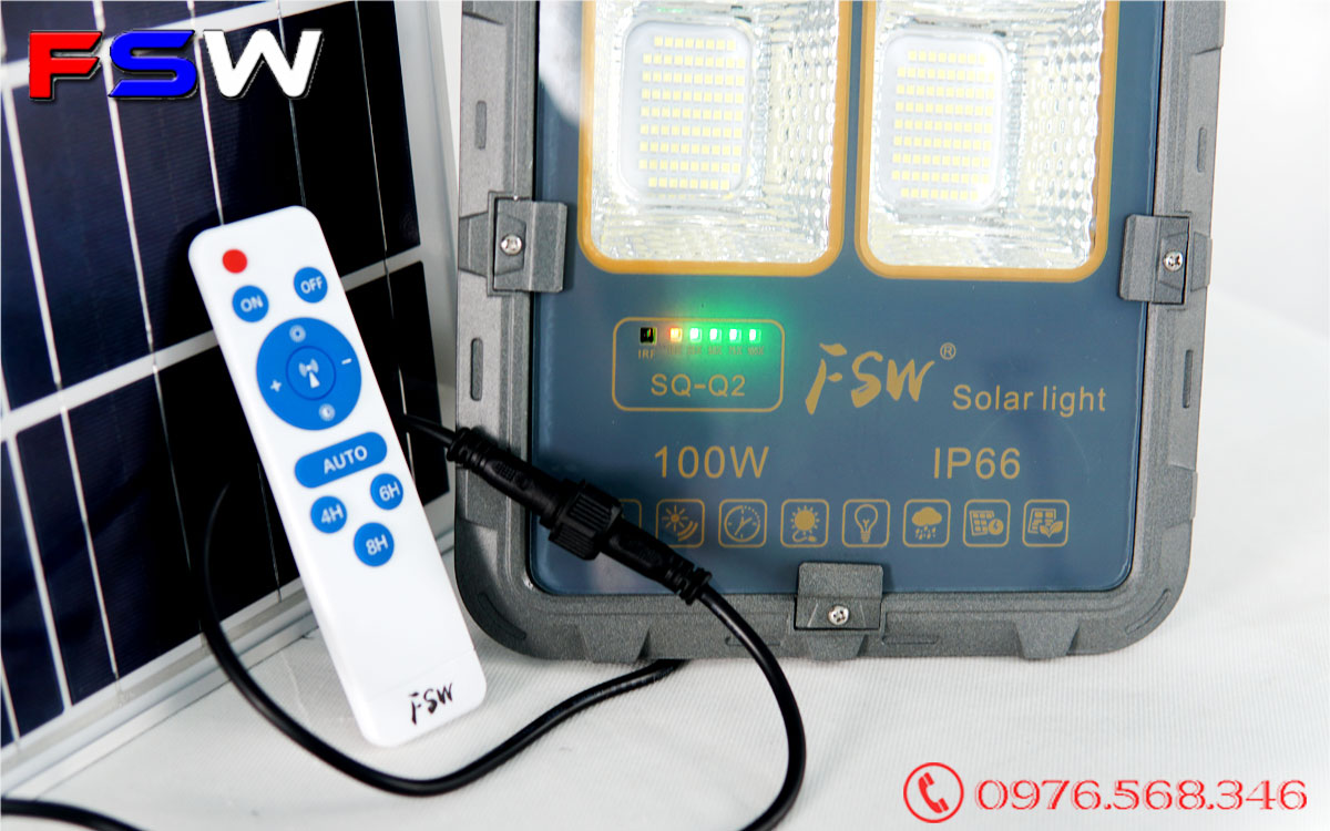 Đèn pha năng lượng mặt trời  FSW 100W giá tốt