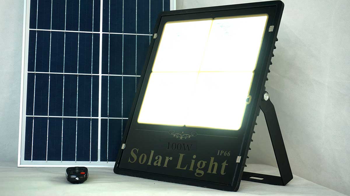 Đèn Roiled RP100W| đèn pha năng lượng mặt trời